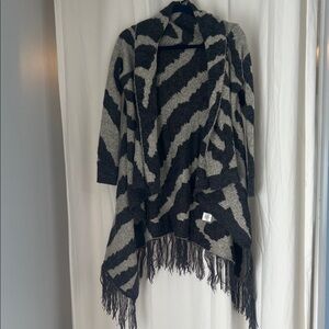 Romeo & Juliet Couture Black and Gray Striped Poncho